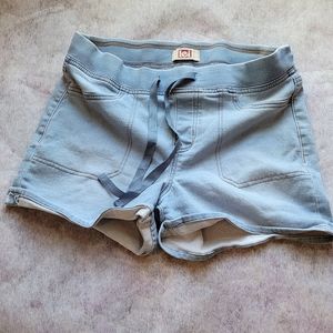 LEI drawstring stretchy jean shorts size Medium
